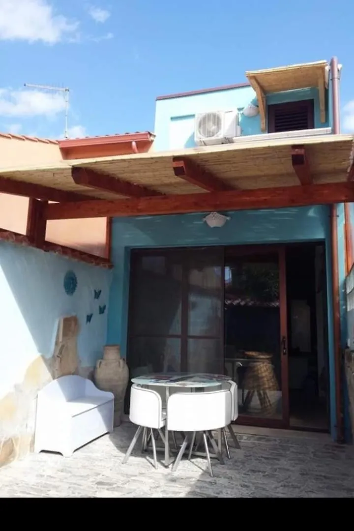 Casa Michela Cabras Villa 0*,  İtalya